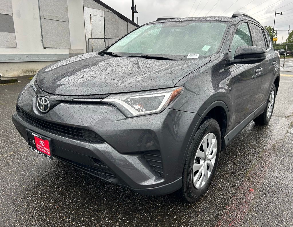 2016 Toyota RAV4 LE AWD's photo