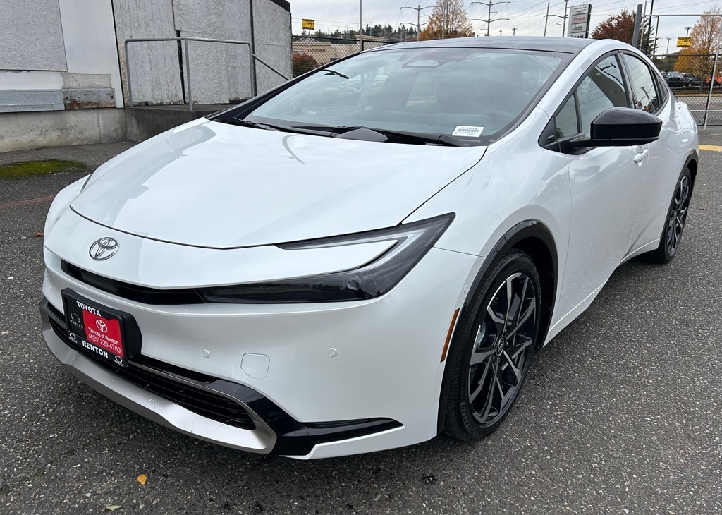 2026 Toyota Prius XSE Premium's photo