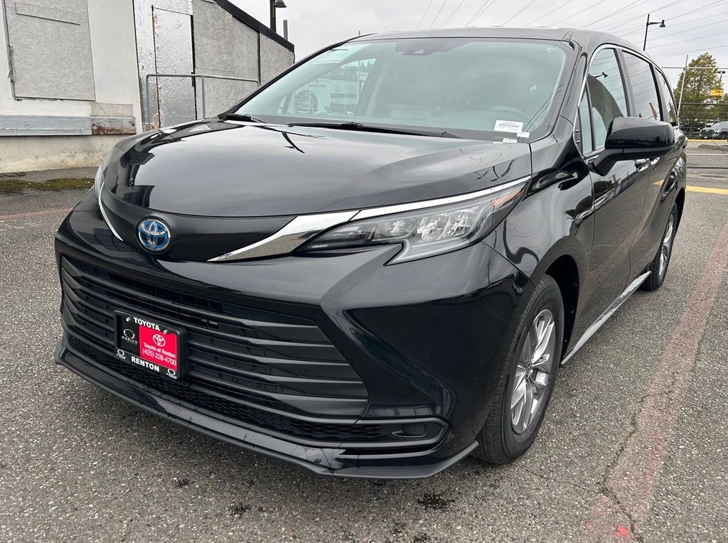 Certified 2024 Toyota Sienna LE Minivan/Van