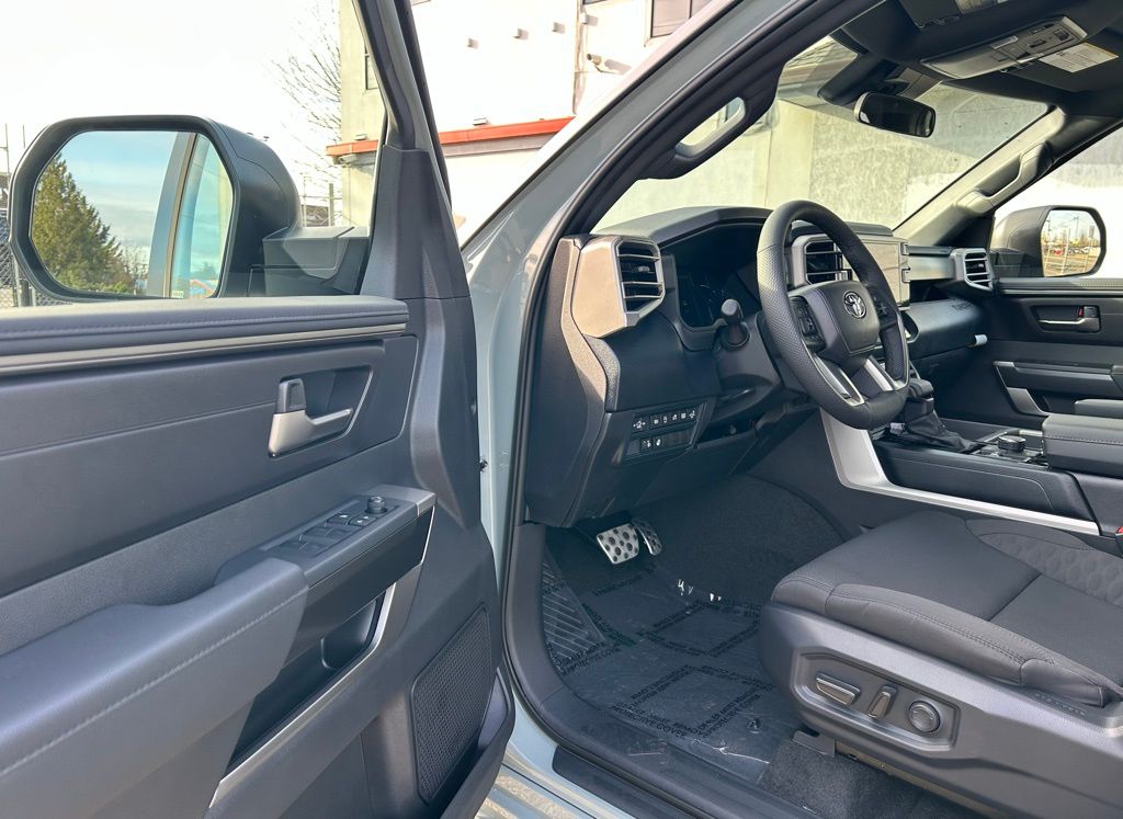 2026 Toyota Tundra SR5 - Photo 9