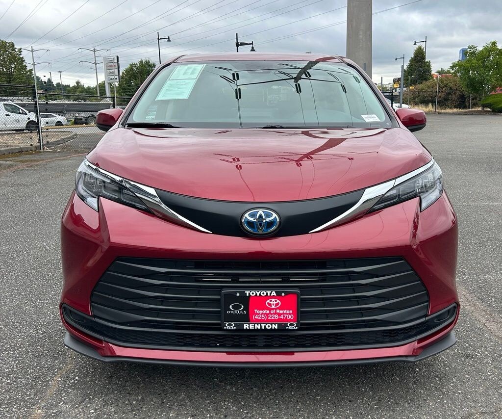 Certified 2024 Toyota Sienna LE Minivan/Van