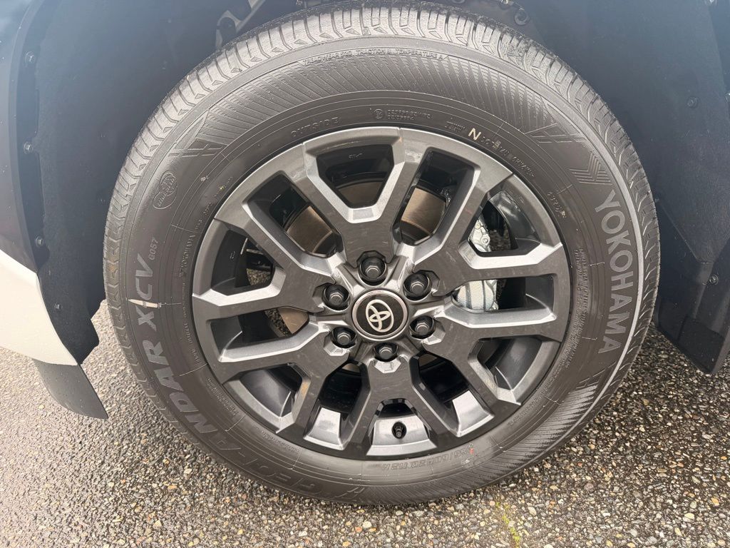 2026 Toyota Sequoia Platinum - Photo 24