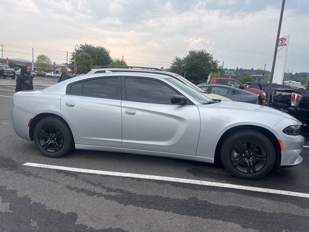 2023 Dodge Charger SXT photo 3