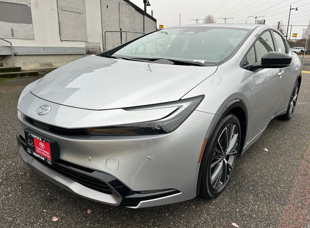 2026 Toyota Prius XLE's photo