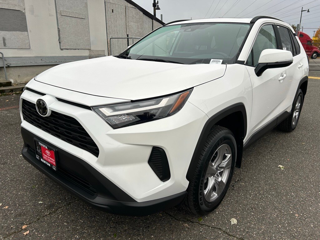 New 2025 Toyota RAV4 XLE XLE AWD SUV