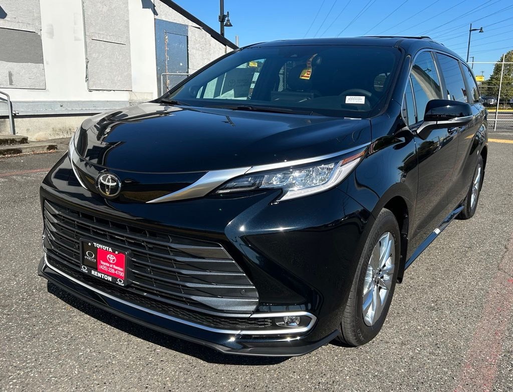 New 2026 Toyota Sienna Limited 7 PASSENGER