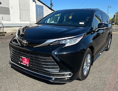 2026 Toyota Sienna Limited 7 PASSENGER