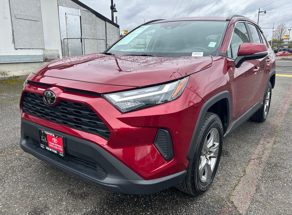 2024 Toyota RAV4 XLE AWD's photo