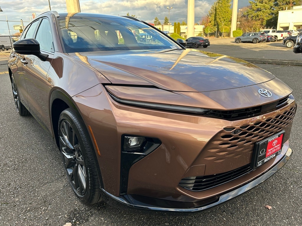 New 2025 Toyota Crown Signia Limited LIMITED