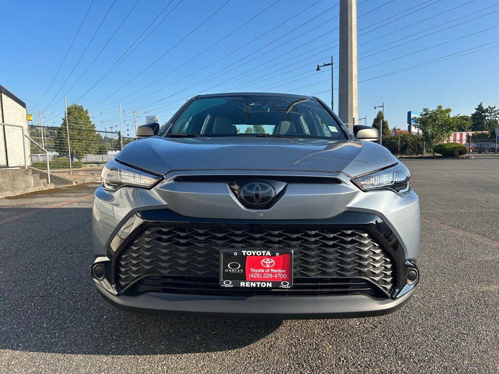 2023 Toyota Corolla Cross Hybrid S photo 2