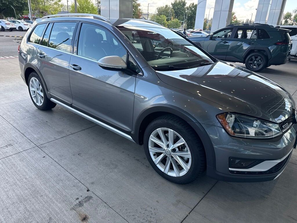 Used 2017 Volkswagen Golf Alltrack TSI SE Wagon