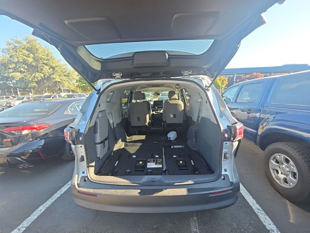 Certified 2023 Toyota Sienna LE Minivan/Van