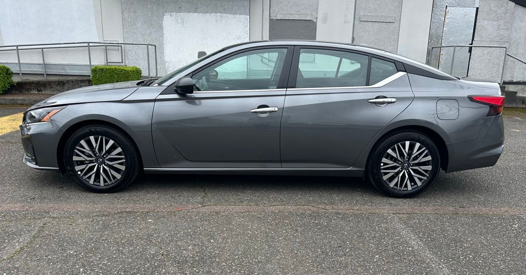 2025 Nissan Altima SV - Photo 8