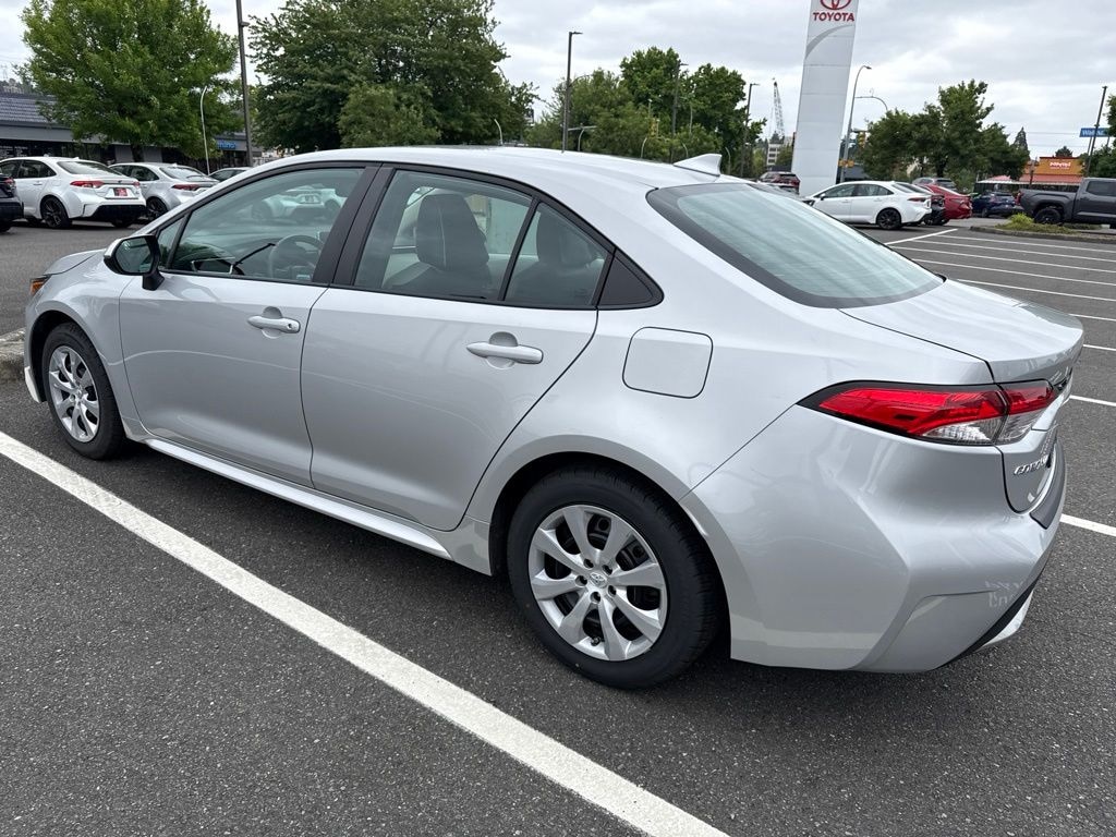 Used 2021 Toyota Corolla LE Sedan
