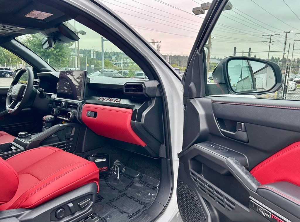 2026 Toyota Tacoma TRD Pro - Photo 15