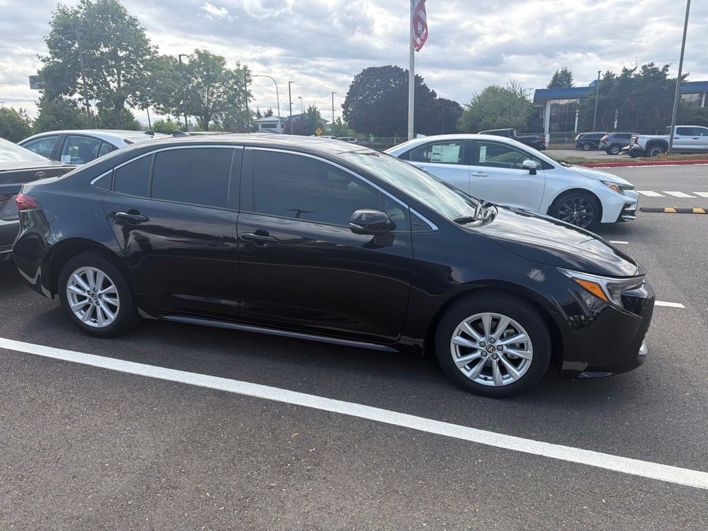 Used 2025 Toyota Corolla Hybrid XLE Sedan
