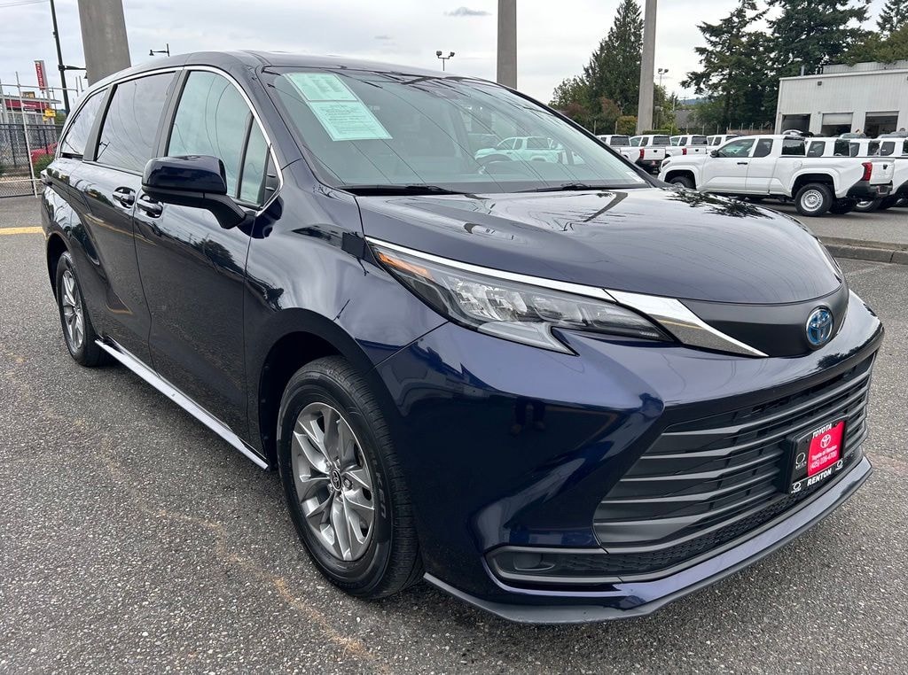 Certified 2024 Toyota Sienna LE Minivan/Van