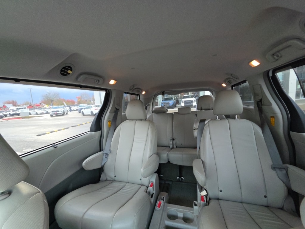 Used 2014 Toyota Sienna XLE Minivan/Van