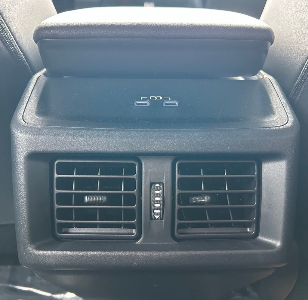 2026 Toyota bZ XLE - Photo 17