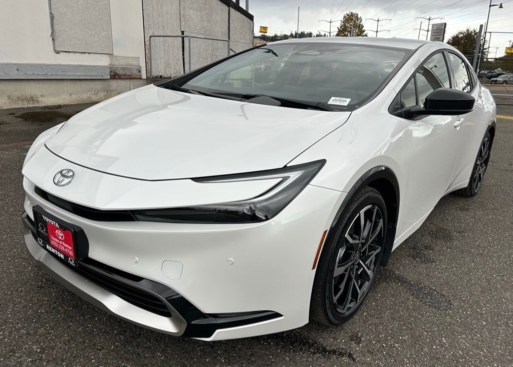 2026 Toyota Prius XSE's photo