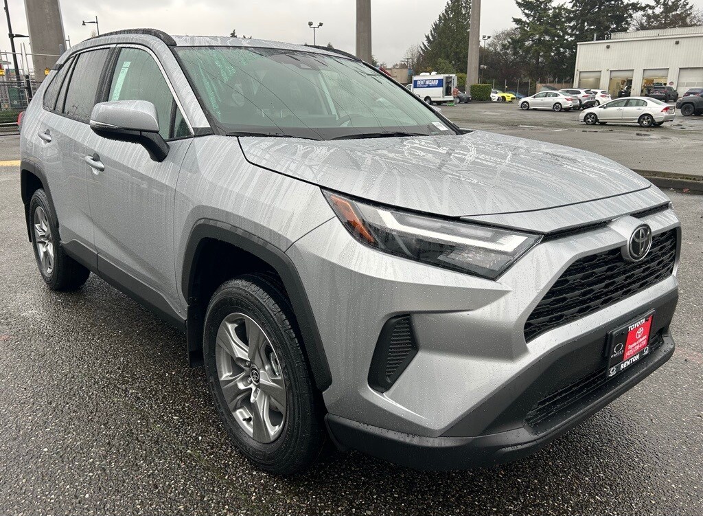 New 2025 Toyota RAV4 XLE XLE AWD SUV