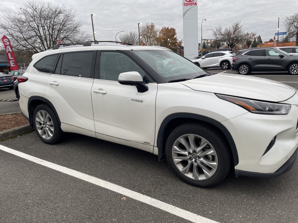 Used 2021 Toyota Highlander Hybrid Limited SUV