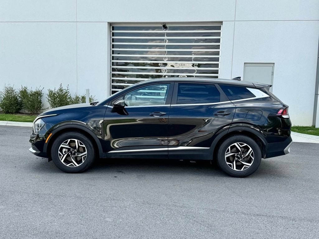 Used 2024 Kia Sportage LX SUV