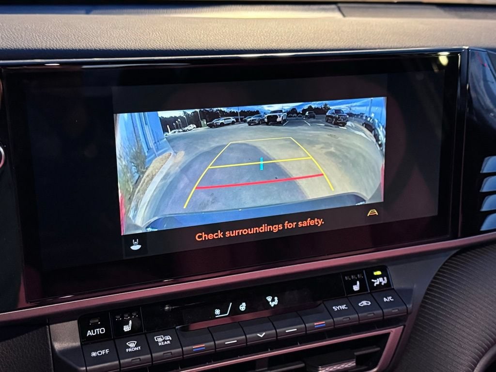 2026 Toyota Camry SE - Photo 16