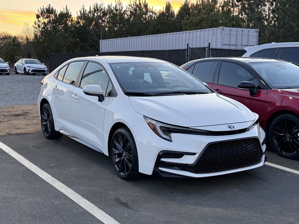 2024 Toyota Corolla SE's photo