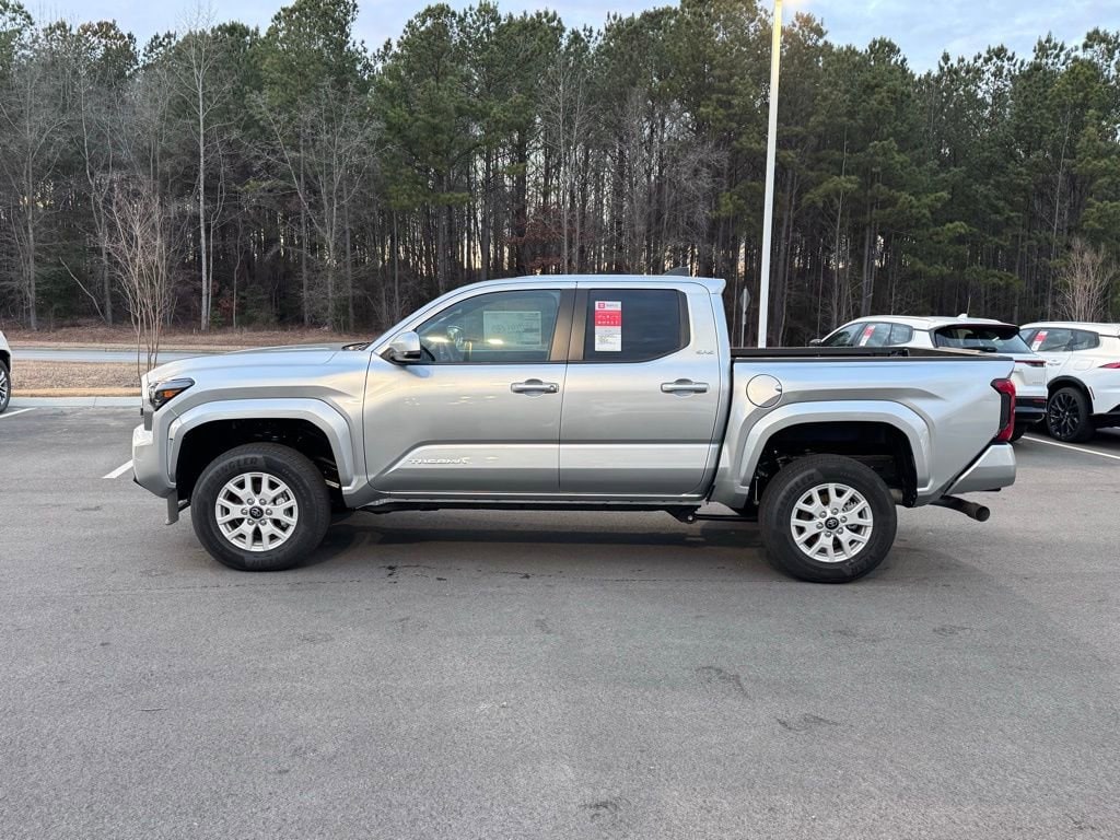 2025 Toyota Tacoma SR5 - Photo 3