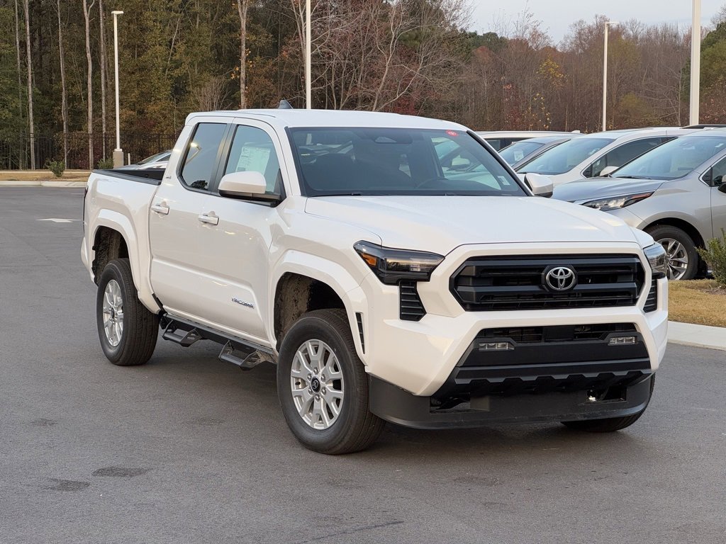 2025 Toyota Tacoma SR5's photo