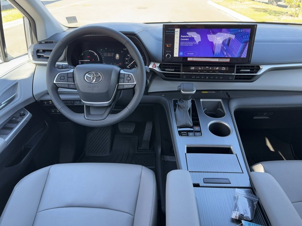 New 2025 Toyota Sienna XLE Van Passenger Van