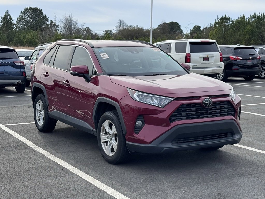 2020 Toyota RAV4 XLE's photo