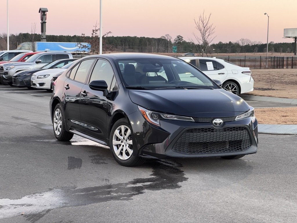 2022 Toyota Corolla LE's photo