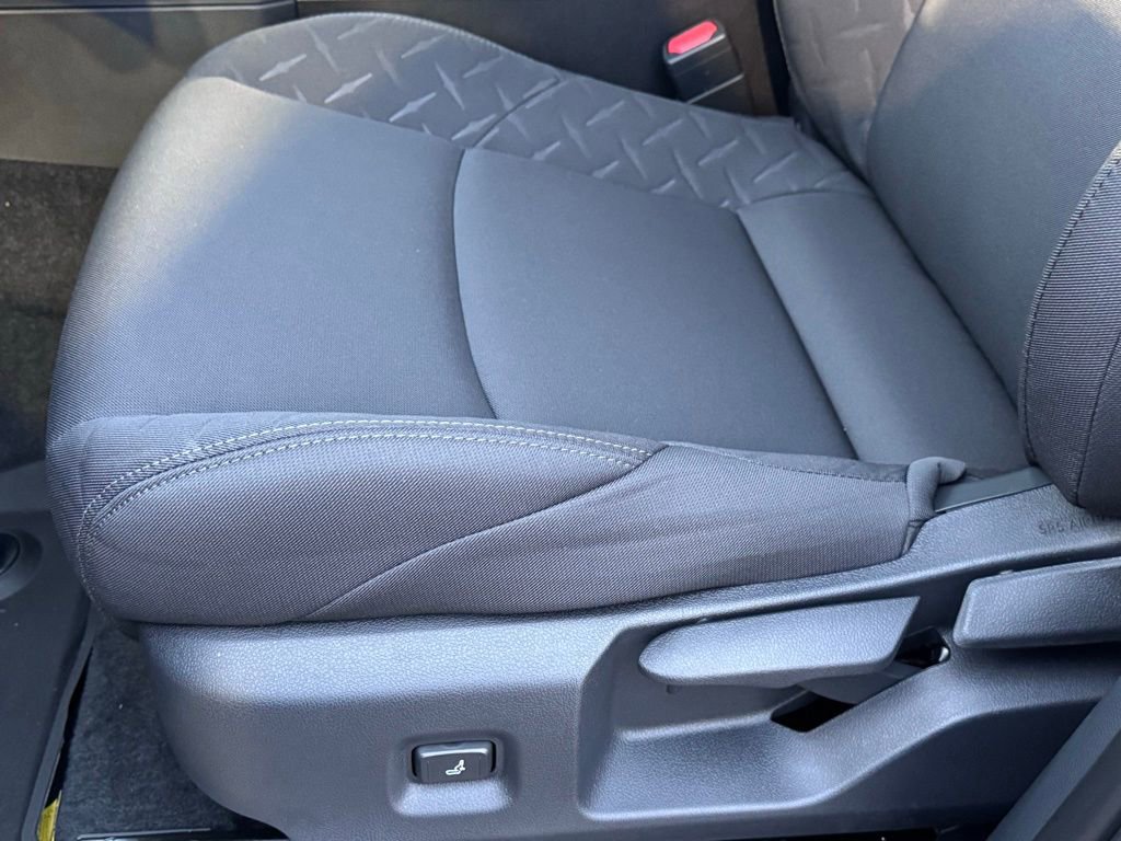 2025 Toyota Tacoma SR5 - Photo 25