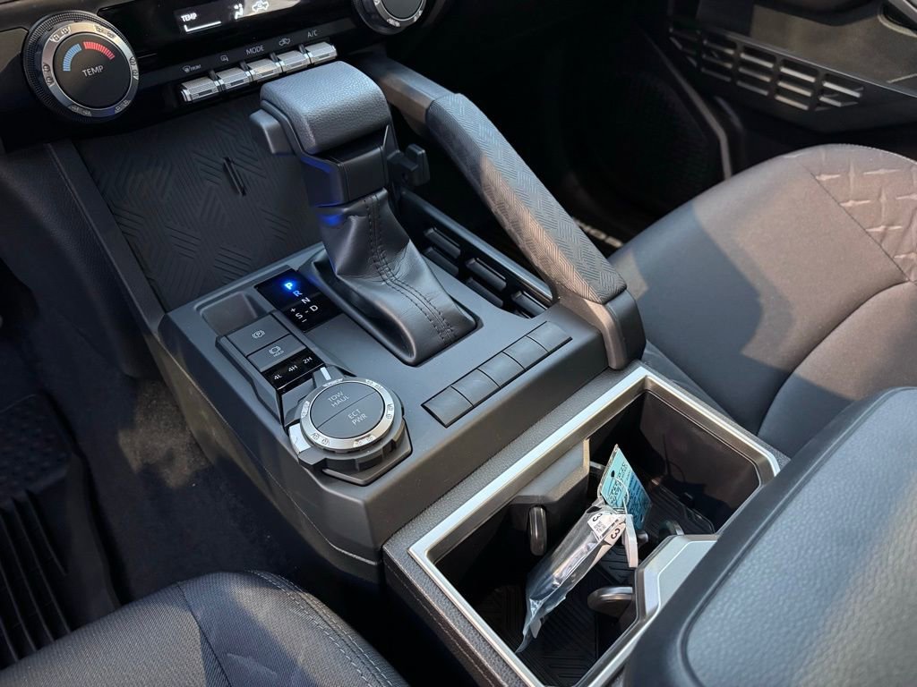 2025 Toyota Tacoma SR5 - Photo 33