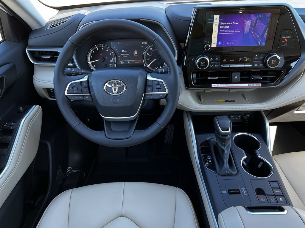 New 2025 Toyota Highlander XLE SUV