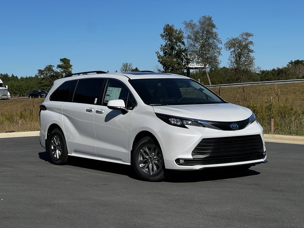 New 2025 Toyota Sienna XLE Van Passenger Van