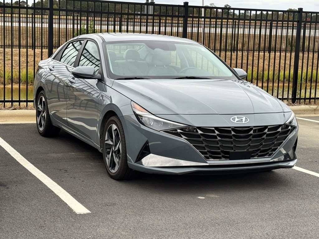 Used 2022 Hyundai Elantra Hybrid Limited Sedan