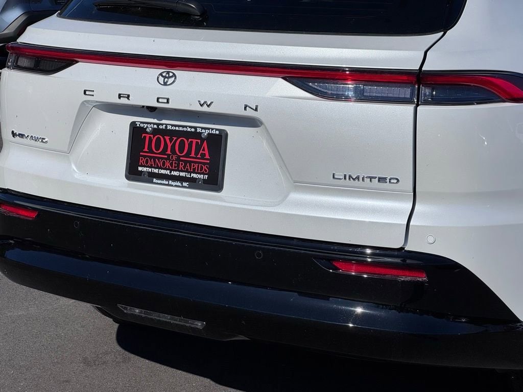 2025 Toyota Crown Signia Limited - Photo 42