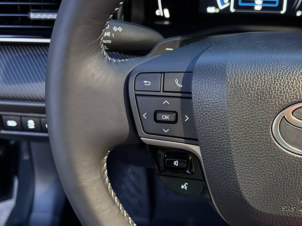 2026 Toyota Camry SE - Photo 17