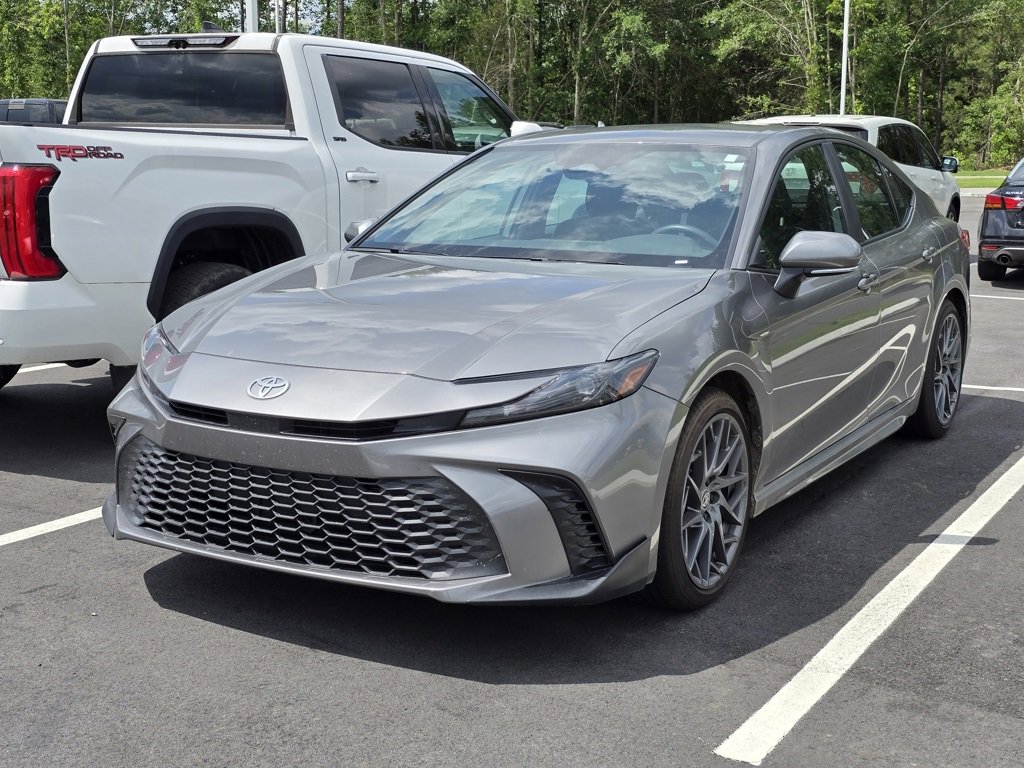 2025 Toyota Camry XLE photo 3