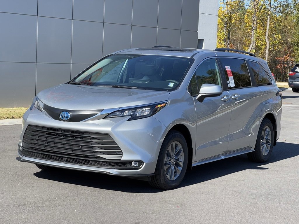 New 2025 Toyota Sienna XLE Van Passenger Van