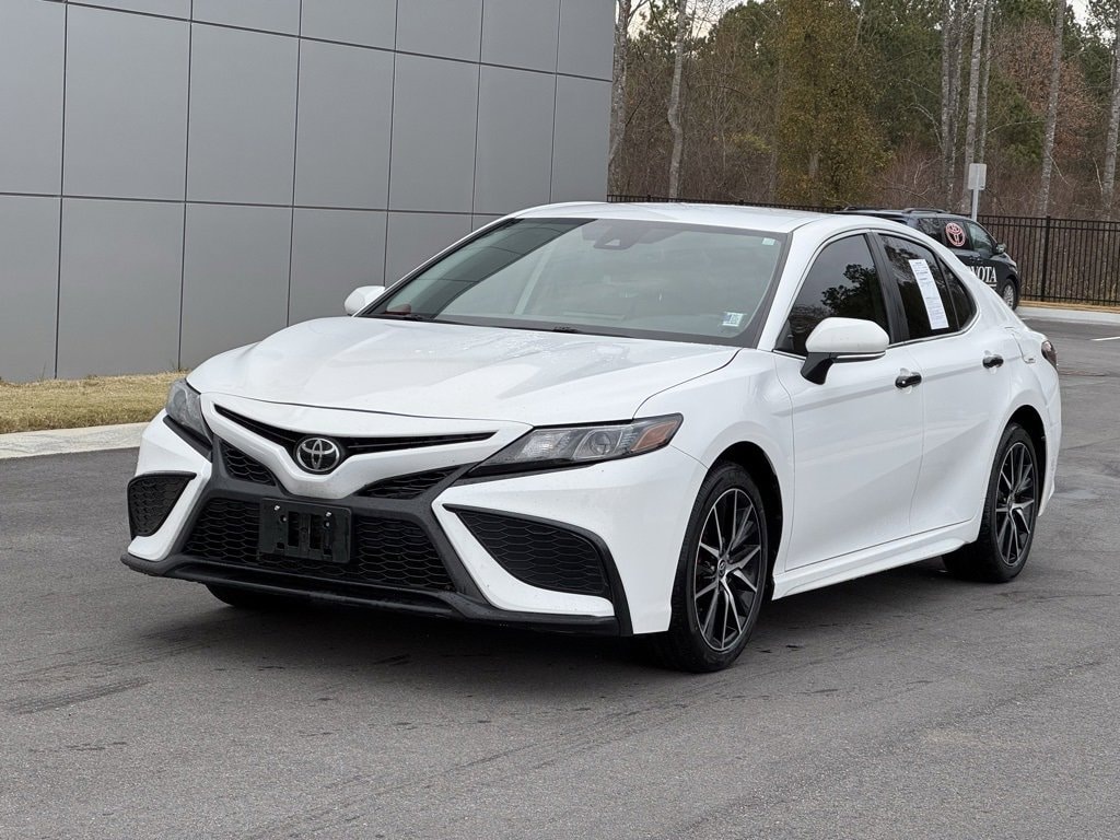 Used 2024 Toyota Camry SE Sedan