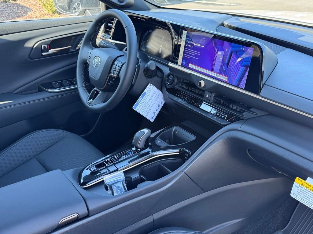 2025 Toyota Crown Signia Limited - Photo 7