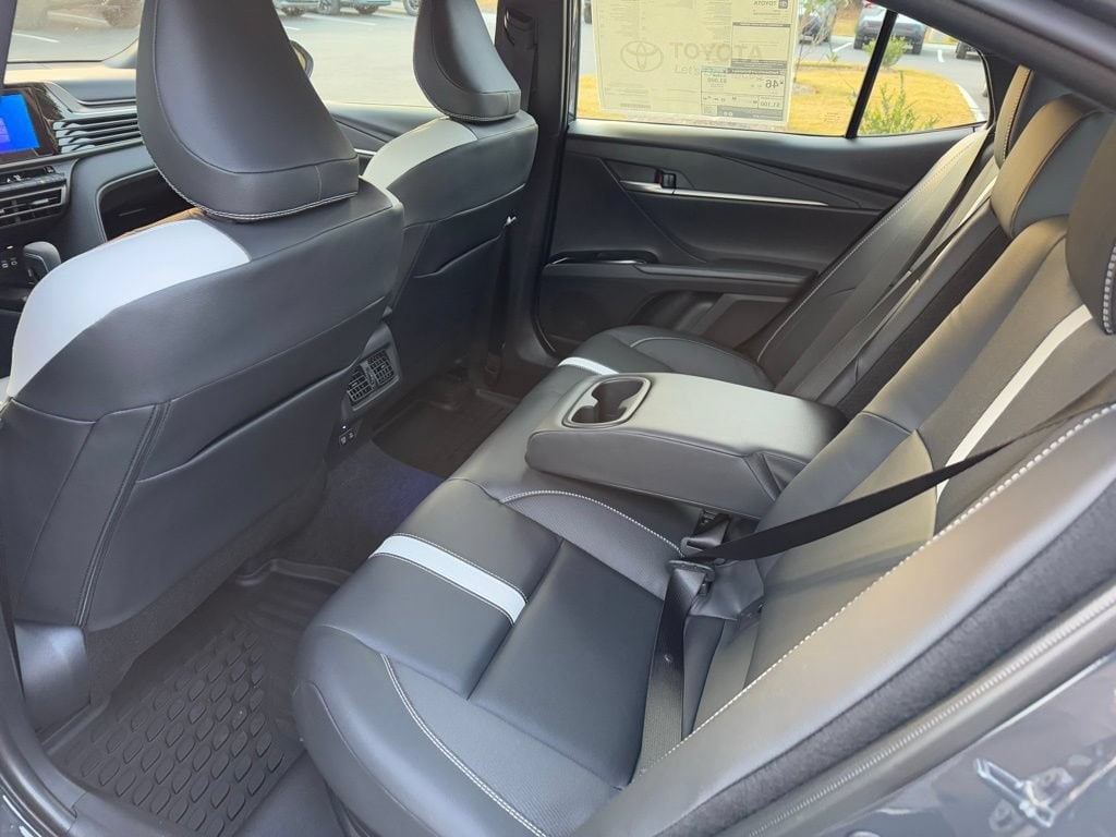 2026 Toyota Camry SE - Photo 32