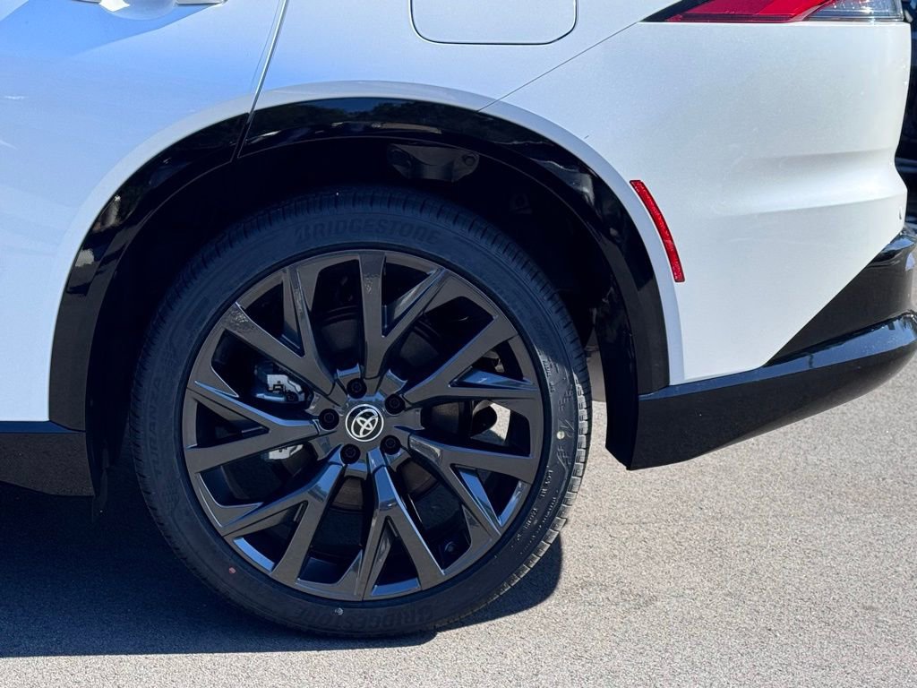 2025 Toyota Crown Signia Limited - Photo 40