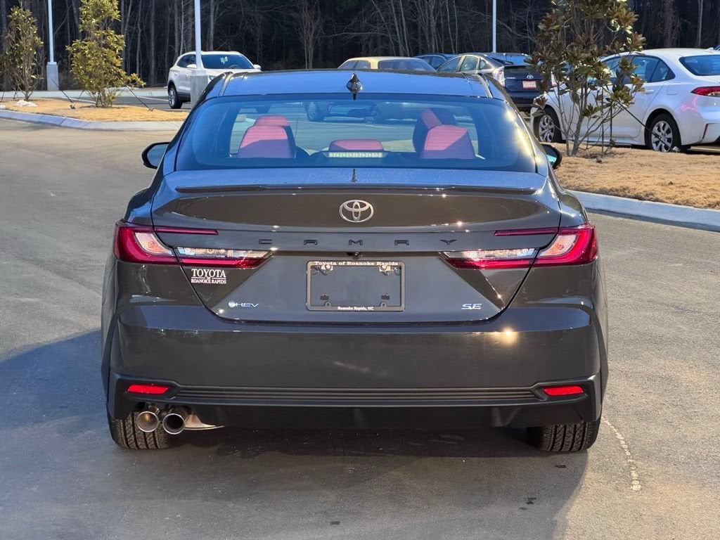 2026 Toyota Camry SE - Photo 13