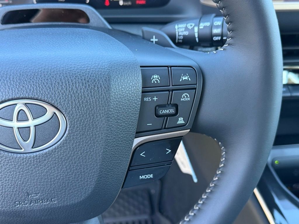 2025 Toyota Crown Signia Limited - Photo 15