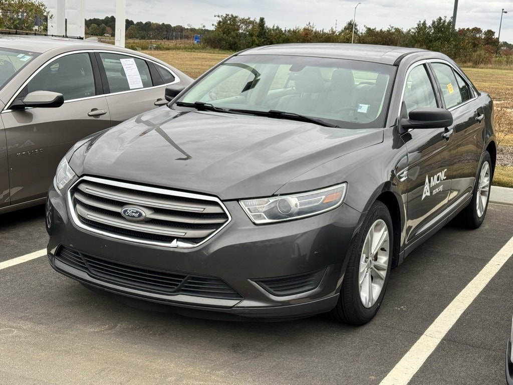 Used 2018 Ford Taurus SE Sedan